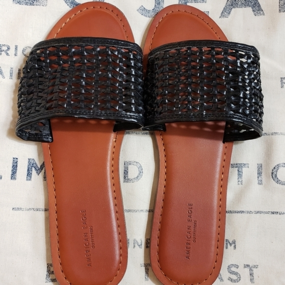 AMERICAN EAGLE || BROWN & BLACK SANDALS⭐